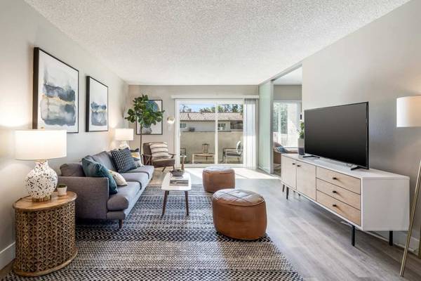 $2,751 / 1br - 1000ft2 - en Thousand Oaks CA, listo para cable, 1/hab (491 W Gainsborough Rd, Thousand Oaks, CA)63668270975235122