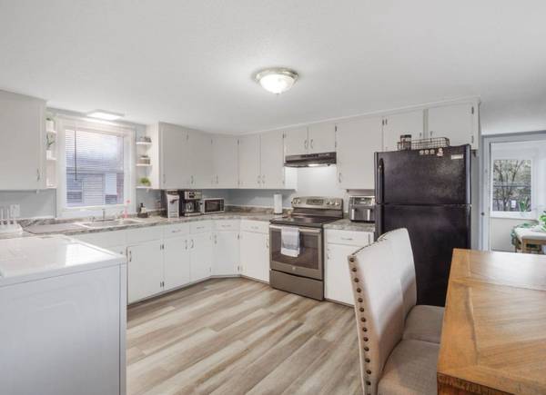 $2500.00 / 3br - Unidad acogedora de 3 dormitorios y 1 baño en Nashua - Disponible 01/07 - $250063656178060291120