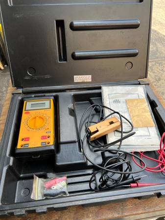 Mac Tools ET955 Automotive Digital Multimeter w/ Clamp-On Sensor Wire 1