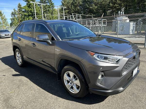 2020 Toyota Rav4 XLE Híbrido 4WD --1 dueño, título limpio, techo solar-- - $28,995 (Kirkland)63613978887425122