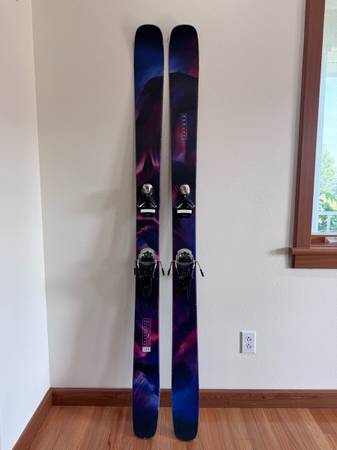 Skis- Moment Deathwish 184cm w/Look Pivot 12 - sporting