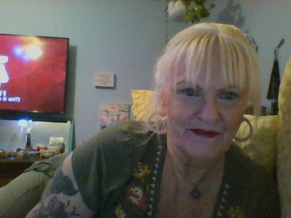 Reliable Long-Term Housemate+Help w/ Chores Own Furniture & Small Dog 1