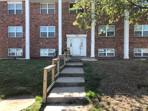 2 Bed 1.5 Bath. Central HVAC. $775-$825 1