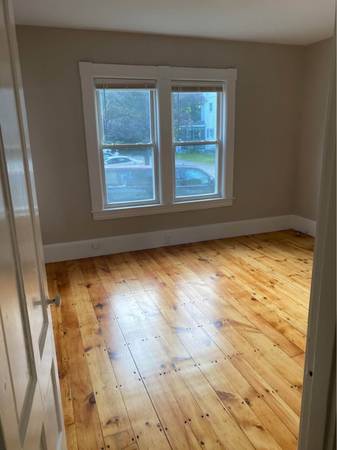 $2150.00 / 2br - 1100ft2 - Charming First Floor 2 Bed, 1 Bath Apartment in Hudson, NH - $2150/mo63931520679426123