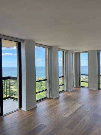 $2,800 / 1br - 800ft2 - Large corner unit 1-bedroom with sweeping lake views (Old Town)63959876932482120