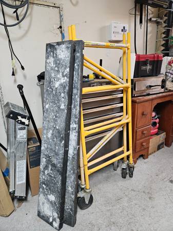 Painter / drywall rolling scaffold 1