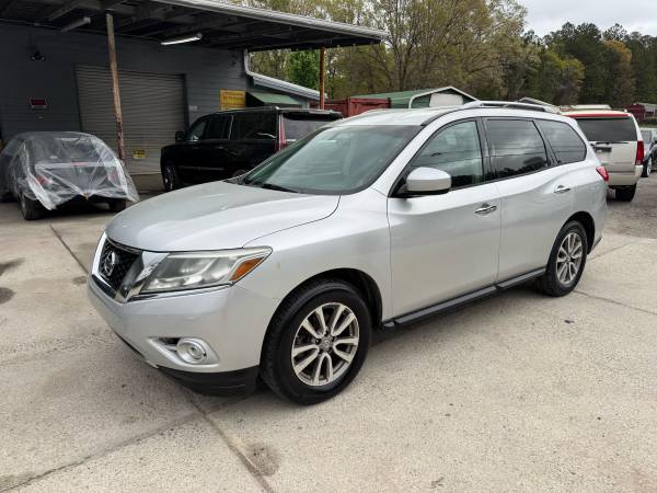 2016 Nissan Pathfinder S - $7,500 (Stockbridge)63621327160065121