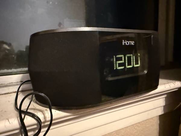 ihome alarm 1
