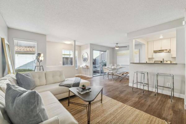 $3,599 / 3br - 1465ft2 - Washer & Dryer Included, 2 Swimming Pools, Energy-Efficient Appliances (Wilmington Ca)63701148320259120