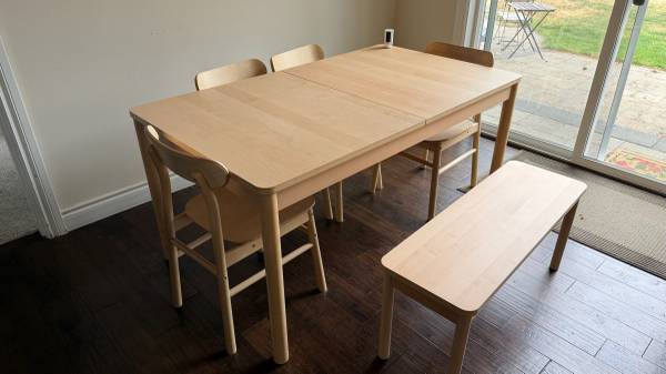 Table with 4 chairs and bench 1