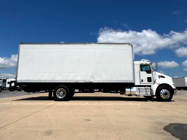 2020 Kenworth T270 24' - Photo 6