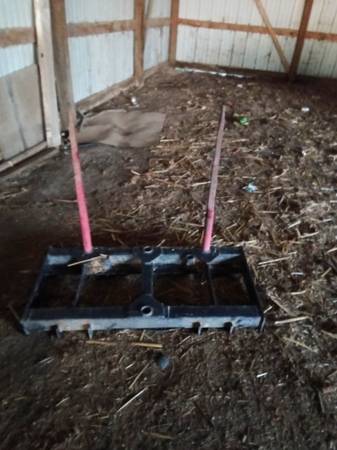 Two prong bale Spear 1