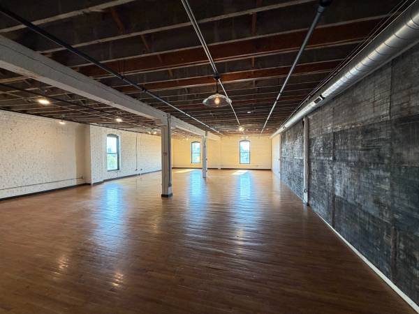 Office / Studio / Creative Commercial Space 1