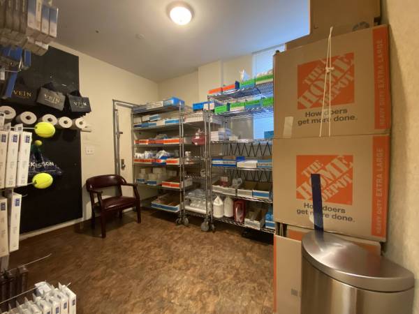 $4,500 / 1050ft2 - OFFICE Space Available For Lease (Park Slope)63684745307267121