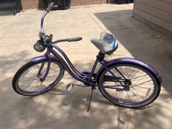 Schwinn Legacy Crusier bike with key lock cable and extra lock & cable 1
