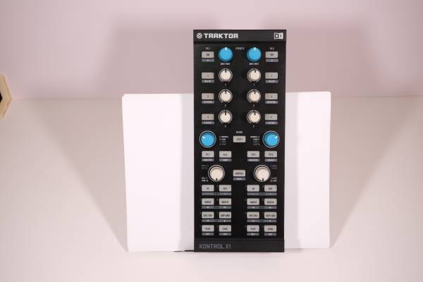 Native Instruments Kontrol X1 mk1 Traktor DJ Controller 1
