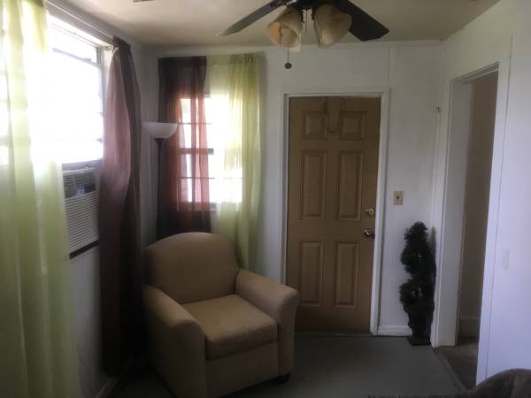 $360 / 1br - 400ft2 - Furnished one bedroom (522 Ridgewood Holly Hill)63791574994563121