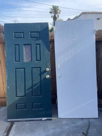 2 Free solid wooden doors 1