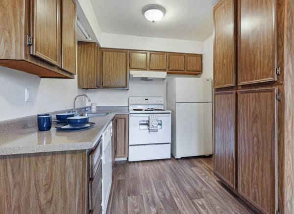 $1,685 / 2br - Spacious Gresham 2Bed - Main City Park (garden, playground, dog park) (SE Portland)63914738020611123
