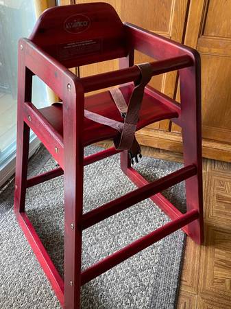 Winco Mahogany Wooden High Chair 1