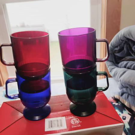 4 drinking cups 1