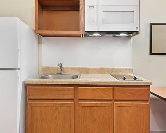 $1,200 / 1br - 2 Queen Bed or 1 King - Furnished & All-Inclusive Rate! 4 WEEK RATE (Chattanooga)63617452906243121