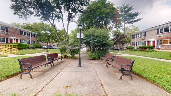 $439,000 / 2br - Opportunity for Spacious Renovated 2Br Co-op Garden Apt in Flushing (Flushing)63854482196097121