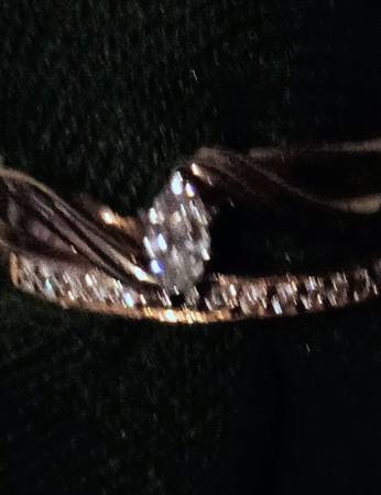 14 k, diamondEngagement ring + Wedding band 1