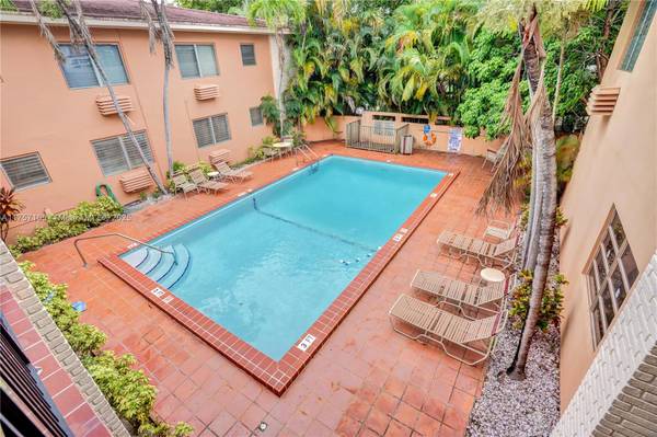 $1,950 / 1br - 700ft2 - ★CORAL GABLES APARTMENT FIRST MONTH AND SECURITY ONLY TO MOVE  1/1.5★ (miami)64002016612227122