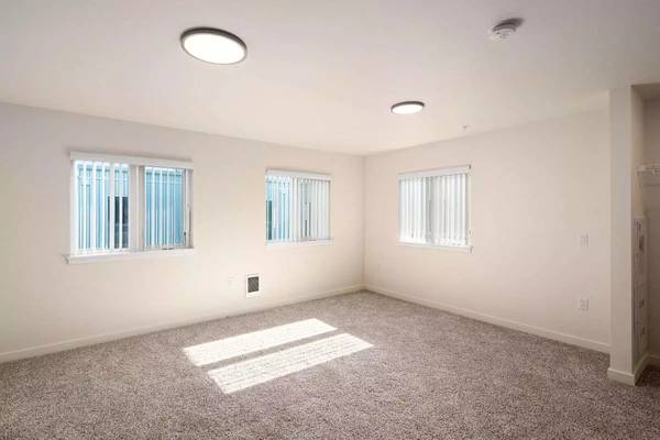 $1,425 / 419ft2 - Your journey to comfort & convenience starts in our Studio homes! (Seattle)63934550302466122