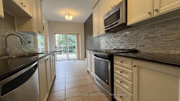 Amazing 3Bedroom Townhome In Jefferson Richmond Hill! 3