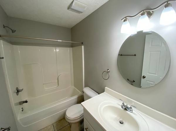 $1,495 / 2br - 1025ft2 - Impresionante adosada de 2 dormitorios y 1.5 baños en Knoxville 🏠 - $250 de descuento (Knoxville)63815667653121123