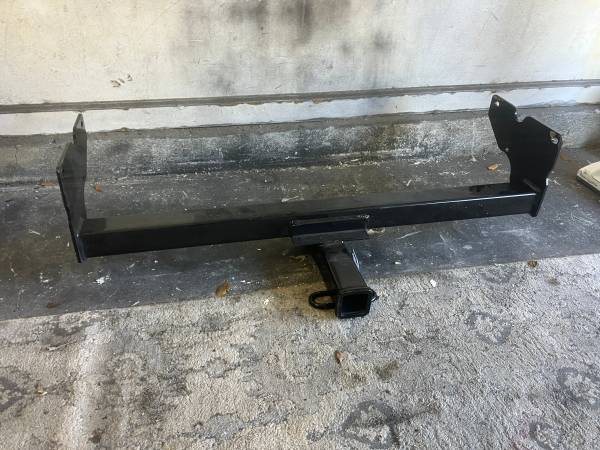 Volkswagen Tiguan Trailer Hitch (1-18) 1
