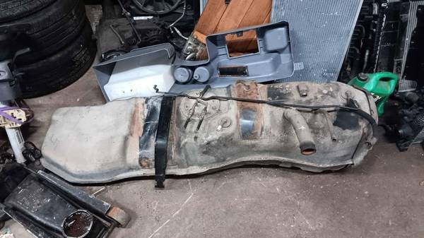 1999 Ford F150 Gas Tank 1