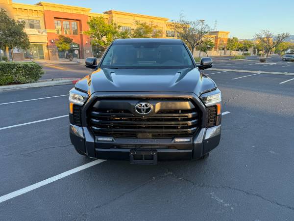 2022 Toyota Tundra SR5 Crewmax - Photo 2