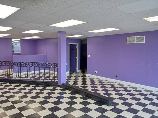 $1,500 / 1400ft2 - Salon space for lease (1) (Lynchburg)63852072164739122