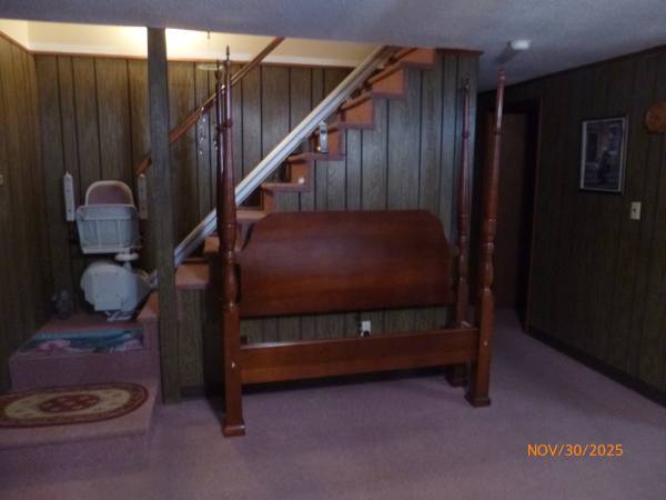 Cherry Solid Wood Queen Size 4 Poster Wheat Carved Bed 1