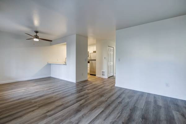 $2,300 / 2br - 1019ft2 - Ceiling Fan, BBQ/Picnic Area, Fireplace (525 112th St SE, Everett, WA)63688296519555123