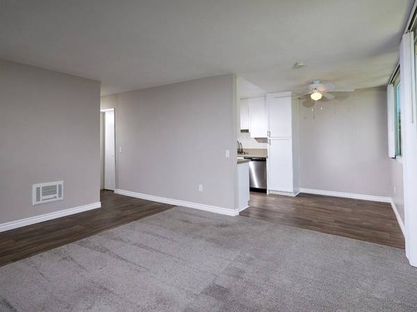 $2,200 / 1br - 1 Bed 1 Bath Near the Ocean | Short Drive to Dining, Shops & More (Oceanside)64037045233410123