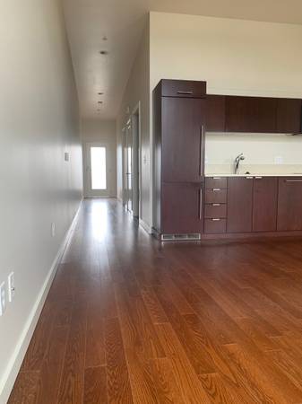 $1,883 / 1br - 698ft2 - Come Tour! This One Bedroom Is Perfect! Move In Special Too! (NE Portland, PDX, Grant Park, Hollywood)63820738836097123