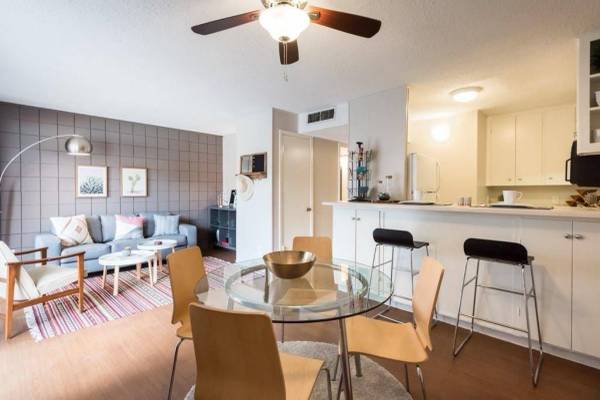 $1,095 / 2br - 850ft2 - Beautiful Apt. 1 Month FREE! Downtown in Hyde Park! Best Price! (Downtown)64046033070849122