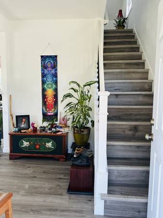 $950 Sunny room with private bath in fragrance free community home (Overlook, N Pdx)63999453088130121