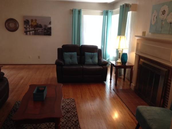 $750 / 2br - 1550ft2 - Furnished Room with Private Bath and Private Entrance Fresno High Area (Fresno)63798509986433124