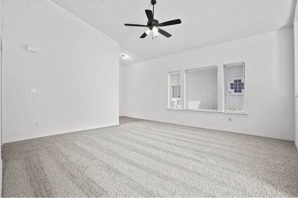 $1800.00 / 4br - 1378ft2 - Cozy Single Unit on Cedarwood Ave in El Paso | Available 10/10/2025 |63971416689922124