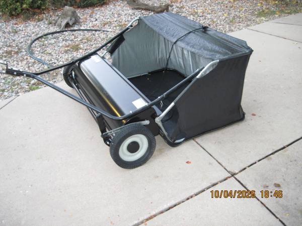 Leaf-Yard Sweeper 1