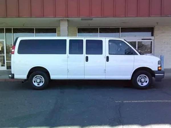 2018 Chevrolet Express 3500 - Photo 13