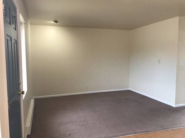 $1,240 / 1br - Excelente ubicación - Casa de apartamento de 1 dormitorio (Aurora)63959878816770124