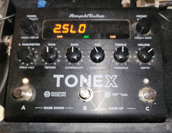 Amplitube Tonex amp profiler pedal 1