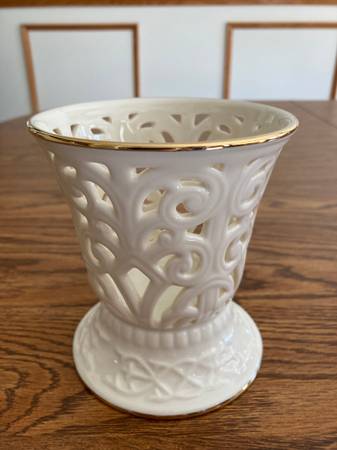 Lenox Versailles Flared Votive with Candle 1