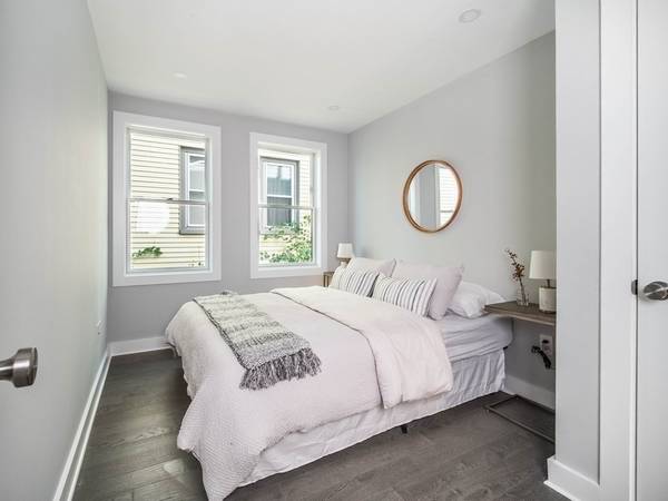 $3,100 / 2br - East Boston 2 Bed/1.5 Bath Apartment | Near Wood Island Station (East Boston)63655366598401124